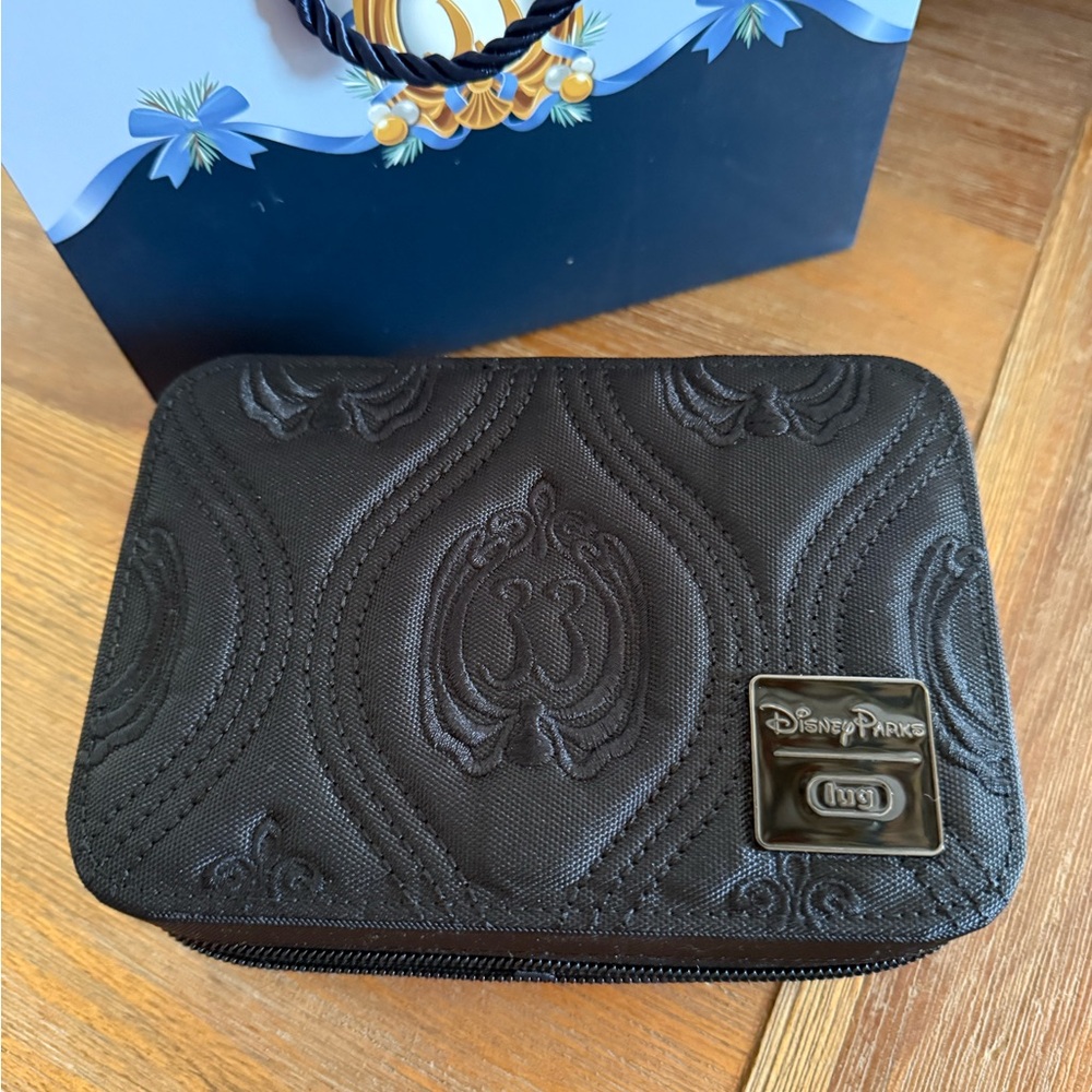 Disney Club 33 lug jewelry travel case